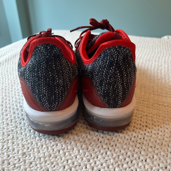 Like New Nike Air Max Sequent 3 - Picture 5 of 7